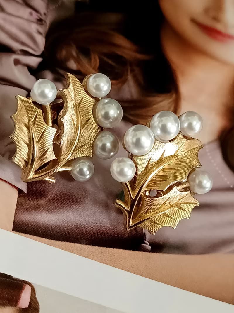 vintage jewelry Trifari 金色珍珠冬青葉 夾式耳環