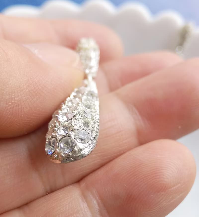 Vintage Jewelry 西洋古董飾品 銀色調 長水滴 優雅 針式耳環