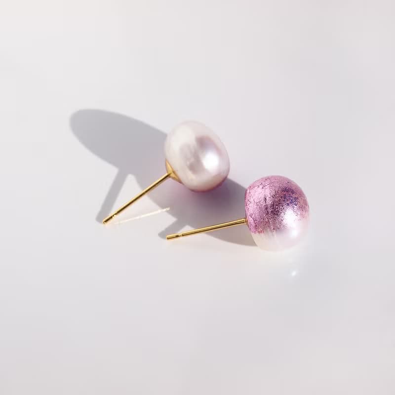 日本製　春の新色　桜ピンクとホワイトのパールピアス　イヤリング