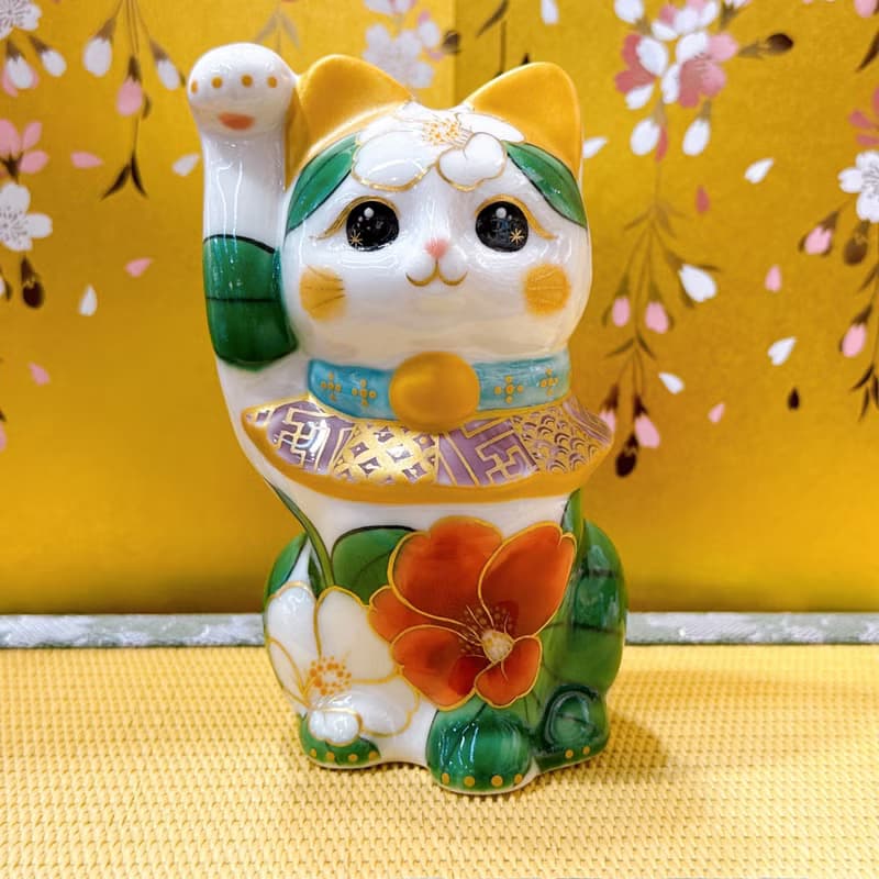 【白椿盈福】日本清水燒招財貓 | 色繪白地 - 椿花