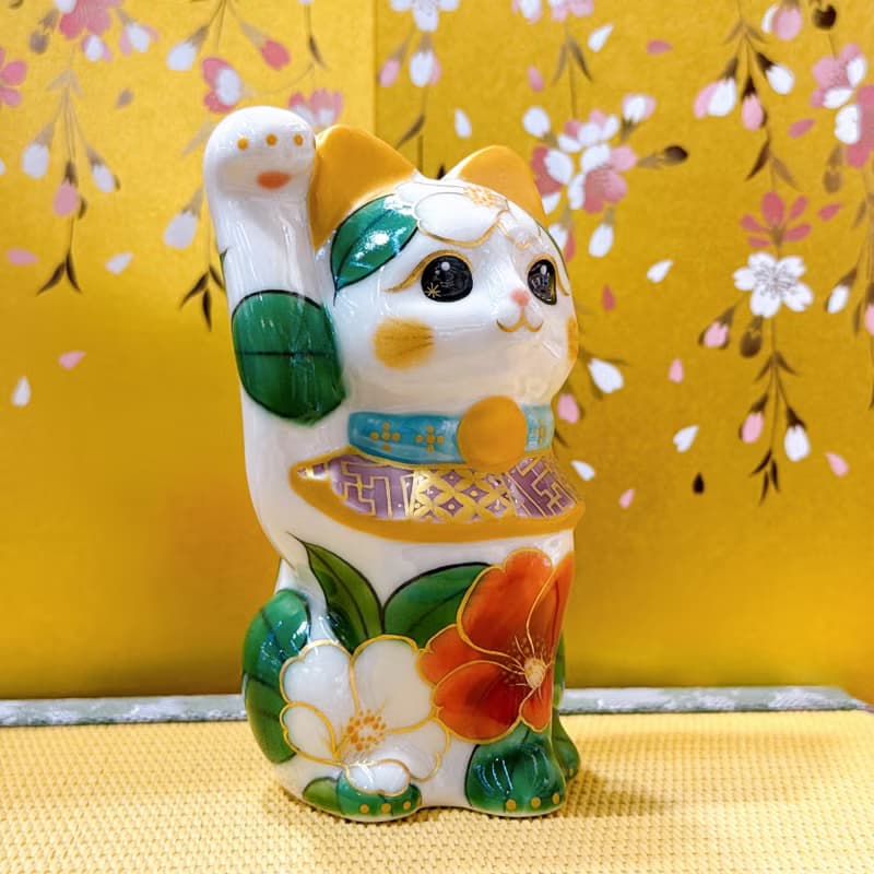 【白椿盈福】日本清水燒招財貓 | 色繪白地 - 椿花