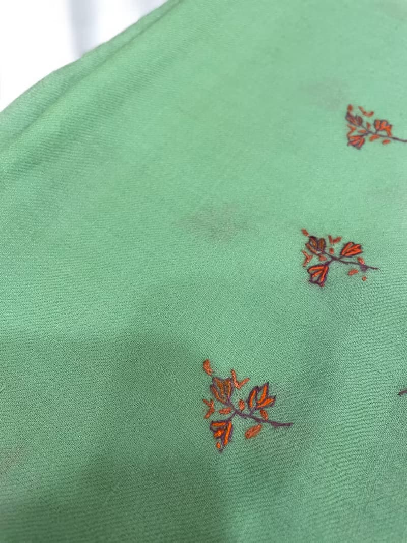 【秋季必備】喀什米爾手繡羊絨披肩 - 萊姆綠佐橘色半繡