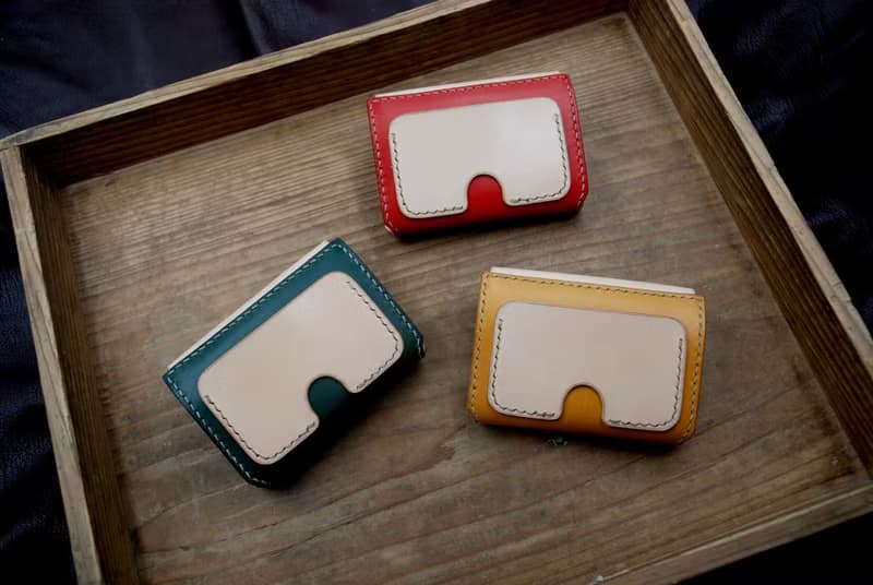 ハーフサイズウォレット お札が折れない 手のひらサイズ