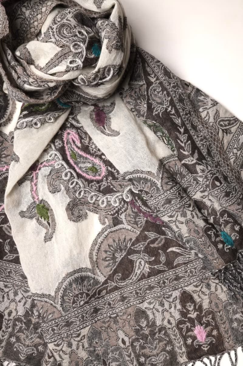 【畢業禮物】喀什米爾水煮羊毛手工刺繡圍巾披肩灰白色彩虹線薄