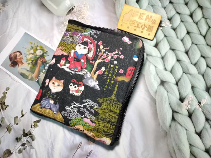 袋物系列-彩色噴墨設計師藝妓武士貓咪L型拉鍊袋鋪棉電子書保護套