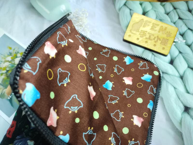 袋物系列-彩色噴墨設計師藝妓武士貓咪L型拉鍊袋鋪棉電子書保護套