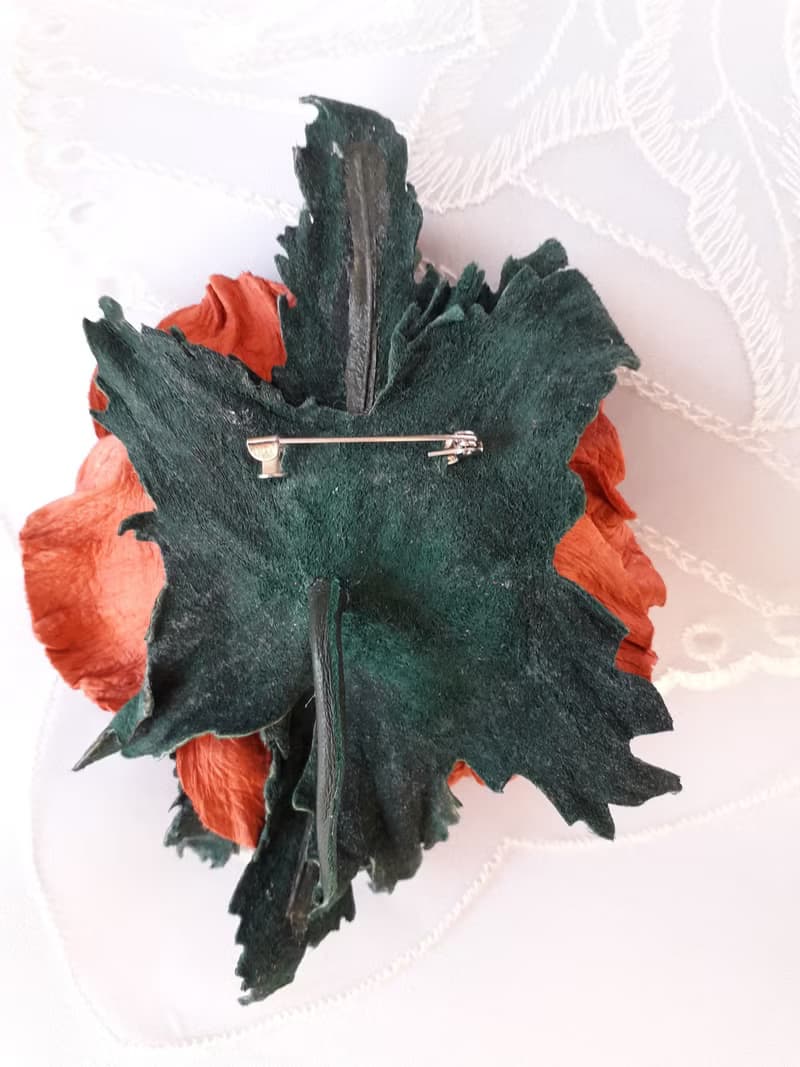 皮革胸針 Leather brooch red poppy for her or for him Leather jewelry