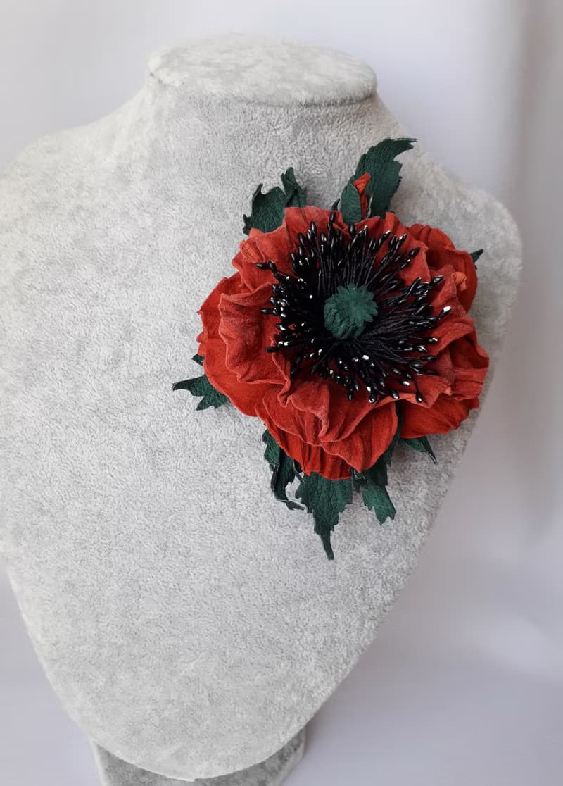 皮革胸針 Leather brooch red poppy for her or for him Leather jewelry