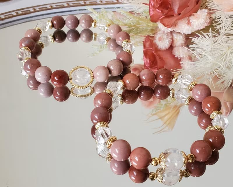 緋紅玫瑰-玫瑰色系阿拉善/藍針水晶/白水晶/愛情/魅力/水晶手鍊