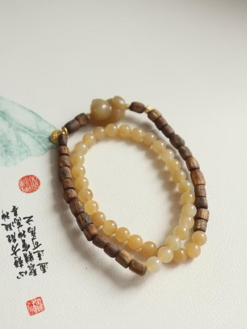 天然糖料貓咪和田玉手鏈搭配沉香木多圈手鏈可愛小貓手鏈文玩禮物