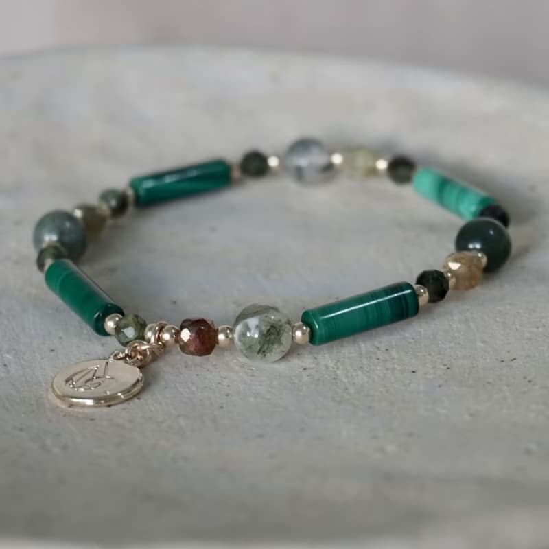 ll 孔雀森林 ll 孔雀石 綠碧璽 海藻石 沙弗萊石手環 BR-00011