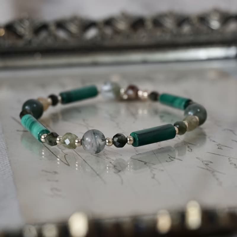 ll 孔雀森林 ll 孔雀石 綠碧璽 海藻石 沙弗萊石手環 BR-00011
