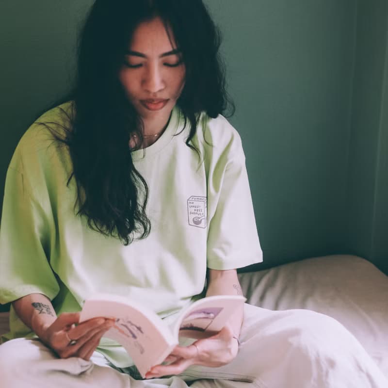 中性版短T-FINDING PEACE-灰綠 蘋果綠