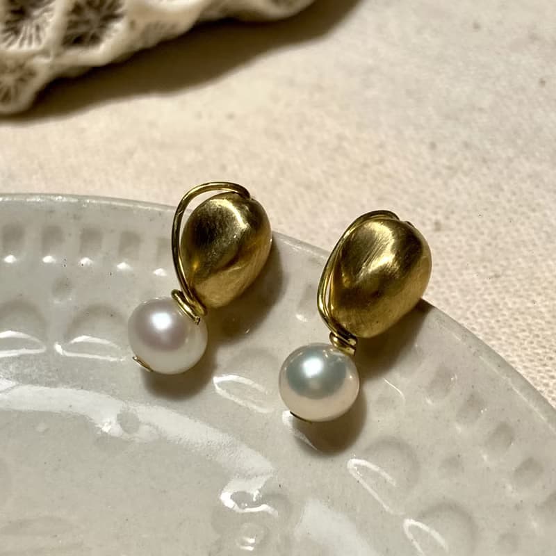 老林雜貨 | 花生米黃銅珍珠耳環 (針式 / 夾式)