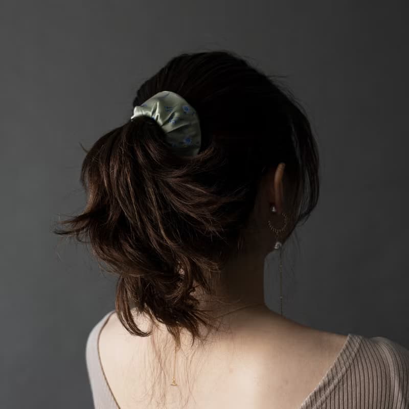 芥末綠花朵 - 小甜甜圈髮束