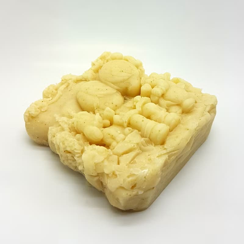 兩小無猜香氛手工皂 採用 杏桃花與蜂蜜香味