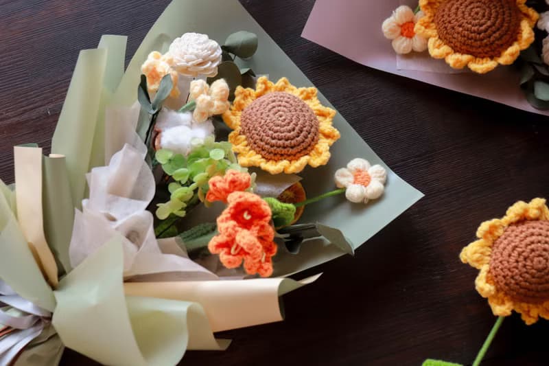 - 編織夢想 -  鉤針花 針織花 索拉花 乾燥花 畢業花束 乾燥花束