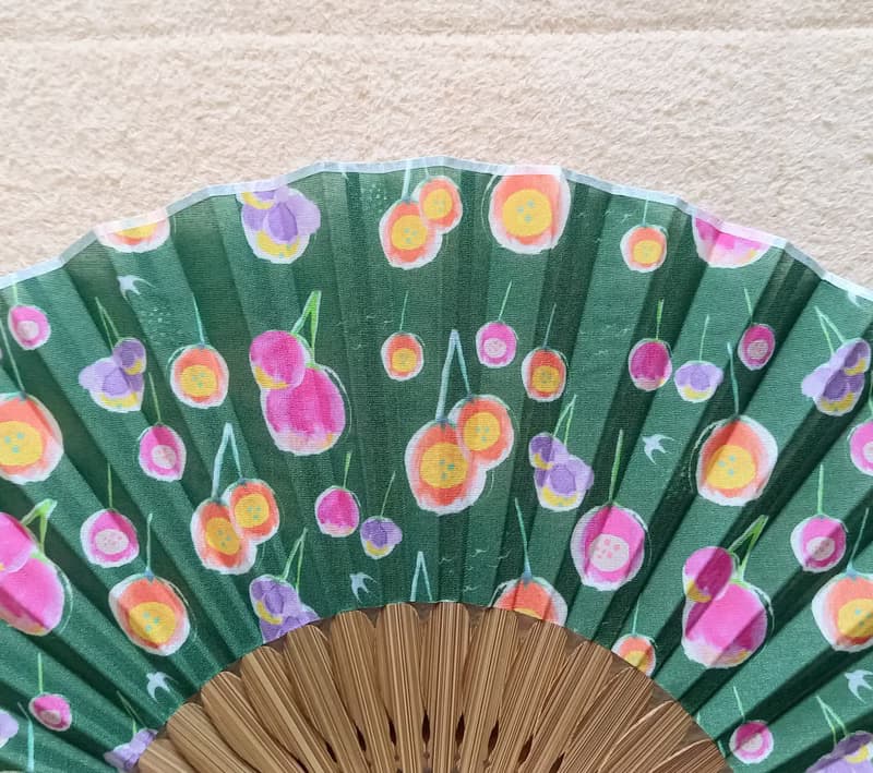 momodeの扇子　緑