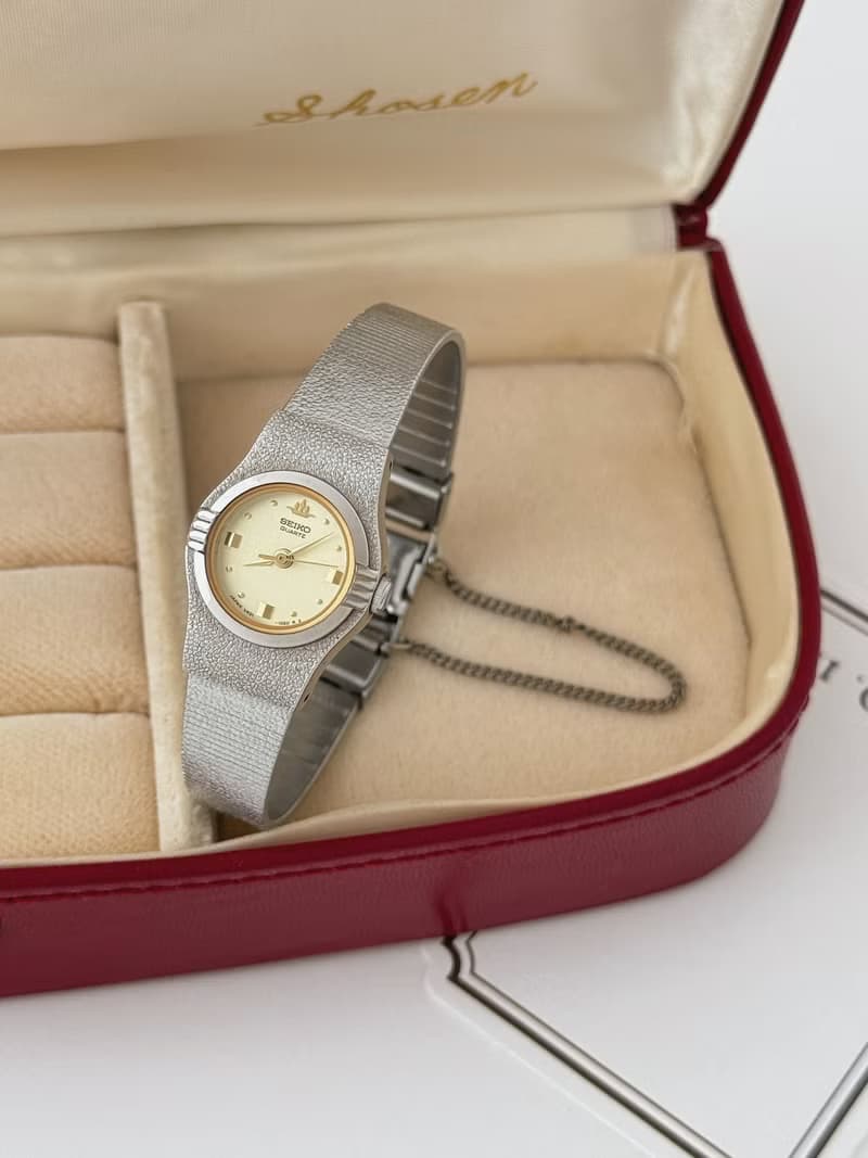 Vintage Seiko Silver Tone Bracelet Watch