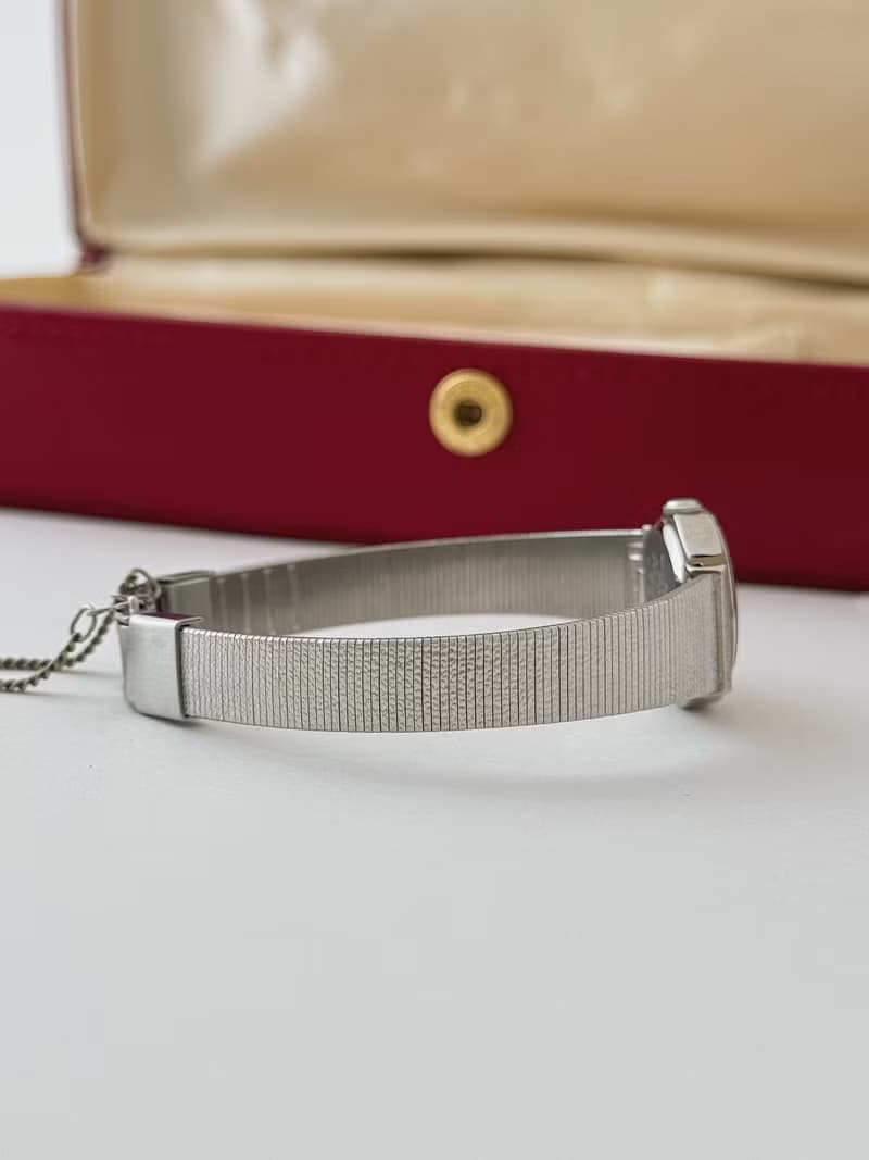 Vintage Seiko Silver Tone Bracelet Watch