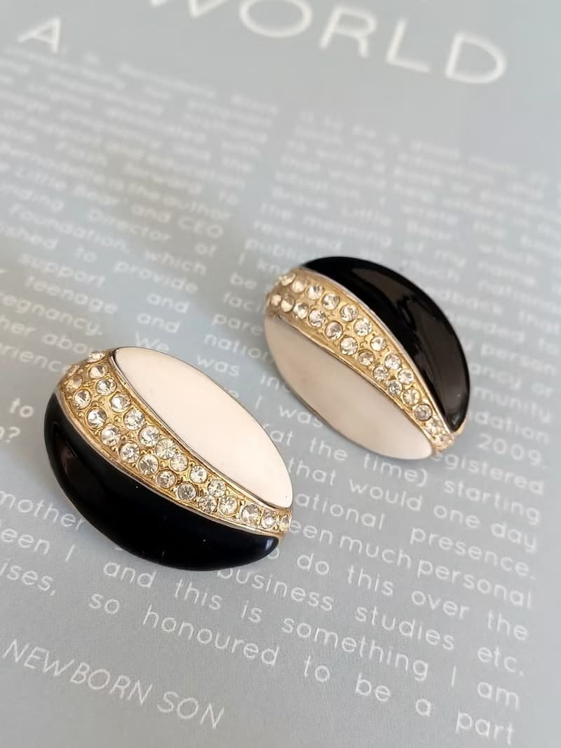 vintage jewelry  時尚黑白琺瑯萊茵帶鑽 夾式耳環