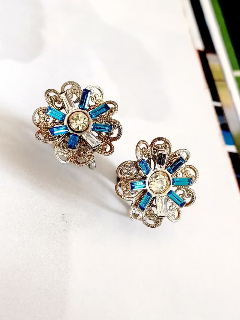 vintage jewelry  典雅簍空精雕萊茵花卉 夾式耳環