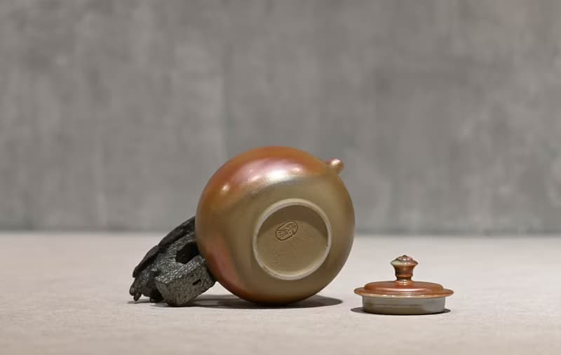 | 275cc | 柴燒造型正把壺 柴燒壺 茶壺 手作壺【臻麟陶藝】
