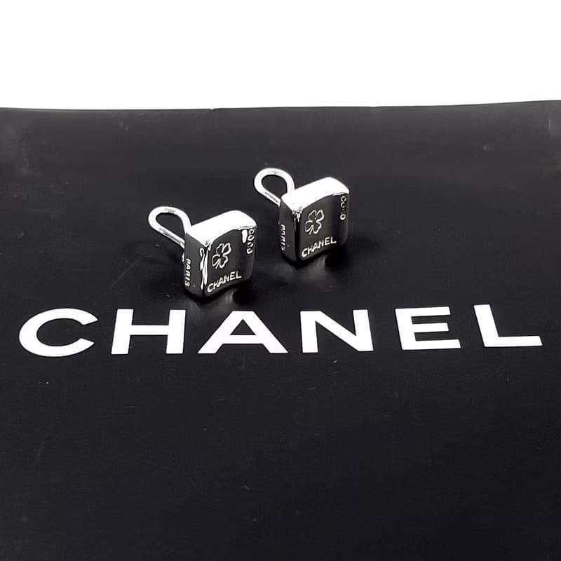 【日本直送 中古美品】シャネル CHANEL イヤリング スクエア クローバー 四つ葉 ココ ロゴ ヴィンテージ シルバー925