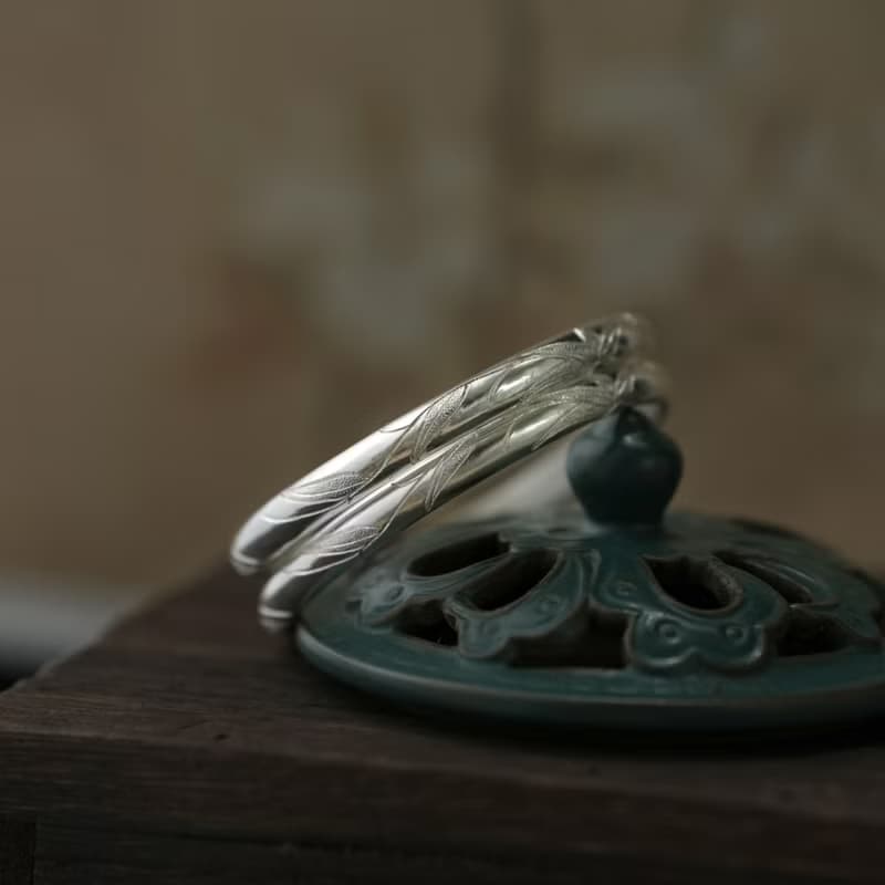 手工淺雕楊柳紋樣純銀手環
