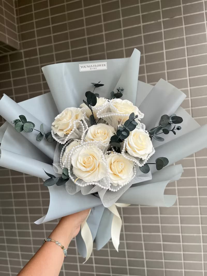 純白玫瑰告白永生花束