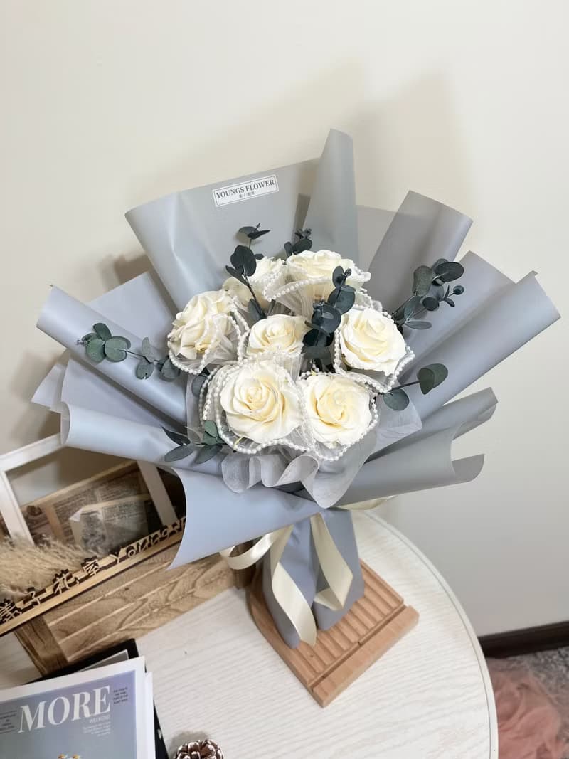 純白玫瑰告白永生花束