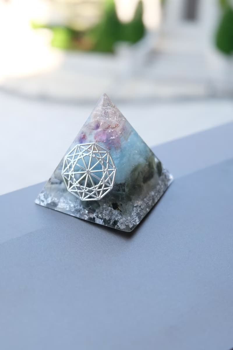 【超級七•海藍寶•綠髮晶】 奧根能量塔Orgonite (6cm/5cm)