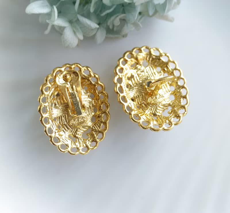 【西洋古董飾品 】金色調 簍空框 都會風尚 大耳環 夾式耳環