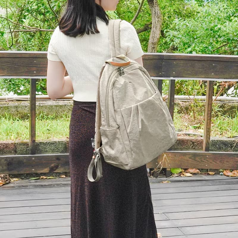 (淺杏色)輕盈紙感甜美系休閒旅行後背包(大款)33571