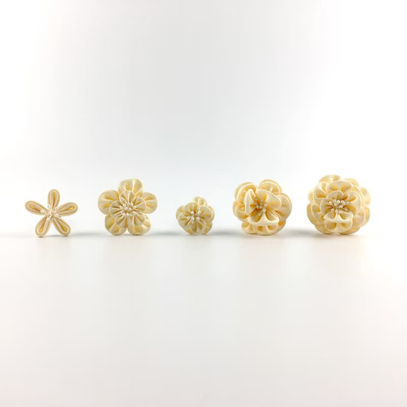Kaika Ato / 山茶茶-小淡藕粉 / 日式和風布花 / つまみ細工 花簪