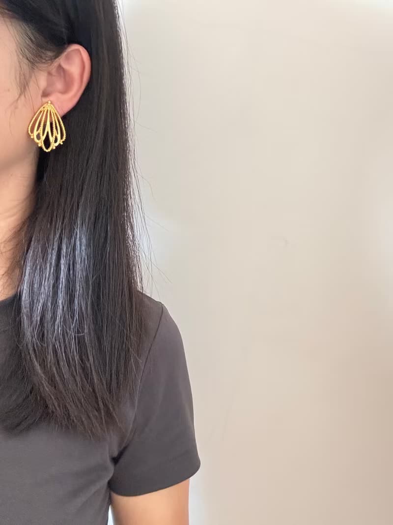 老又好古董珠寶 AVON 金色線條夾式耳環 C1149