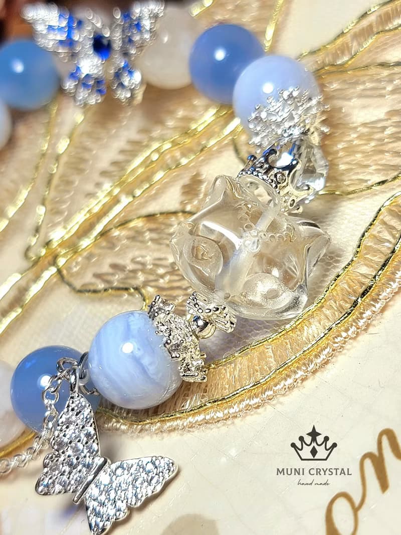 。藍眸。靈氣白晶狐藍白仙氣大氣設計款手鍊藍紋糖心瑪瑙白幽靈