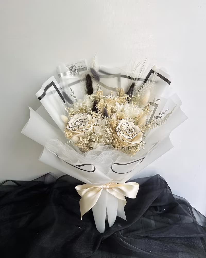 伊登花室 3朵香奈兒永生玫瑰 繡球花 乾燥花束