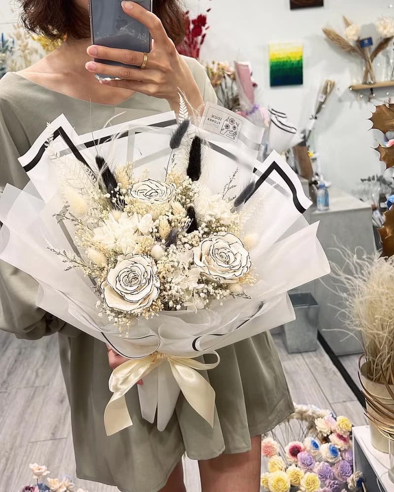 伊登花室 3朵香奈兒永生玫瑰 繡球花 乾燥花束