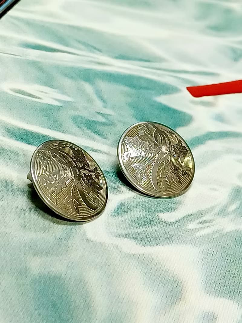 vintage jewelry  古典銀色浮雕花卉 夾式耳環