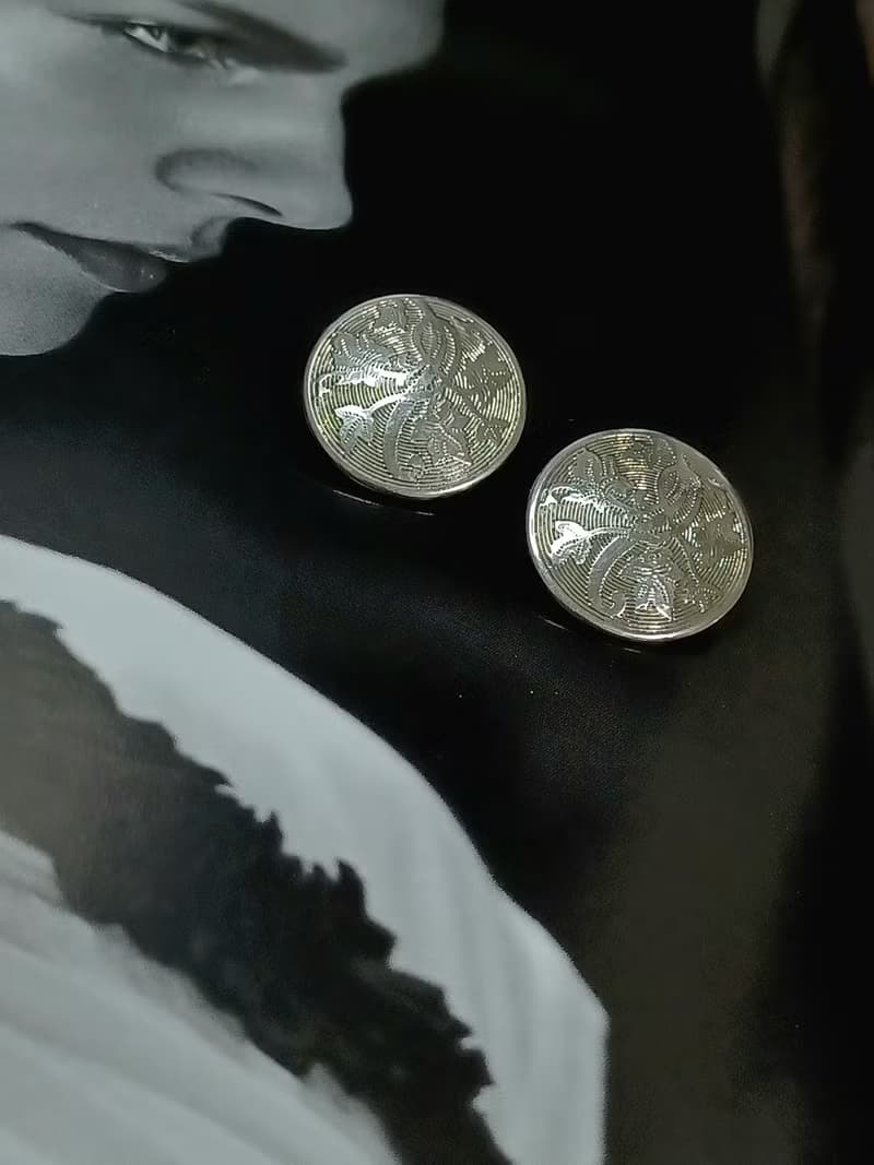 vintage jewelry  古典銀色浮雕花卉 夾式耳環