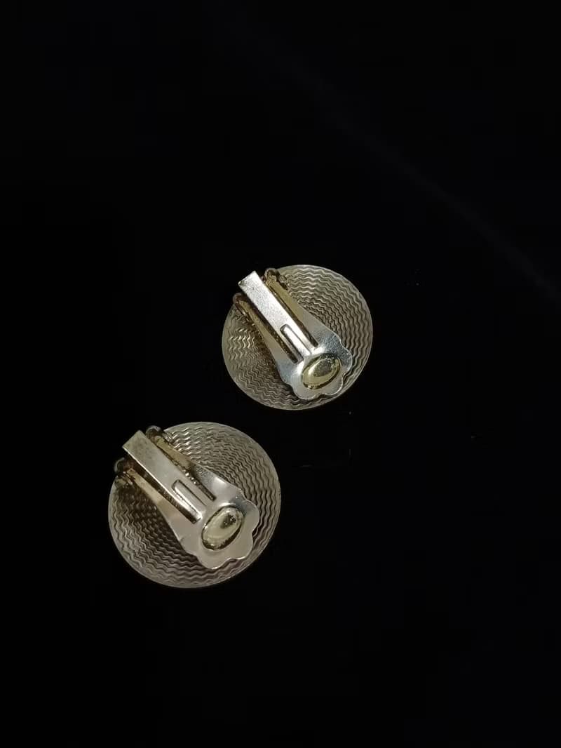 vintage jewelry  古典銀色浮雕花卉 夾式耳環