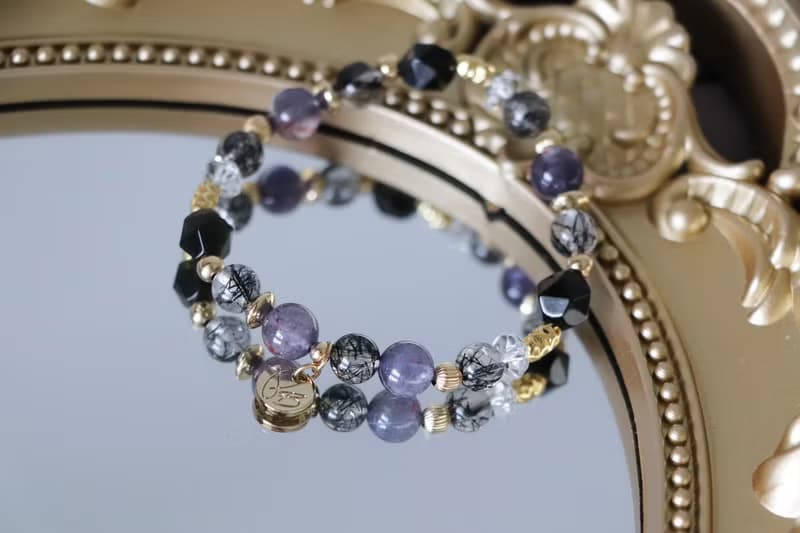 招財防小人手鍊原礦設計 /  印度洋之淚 - 血滴堇青石-黑髮晶