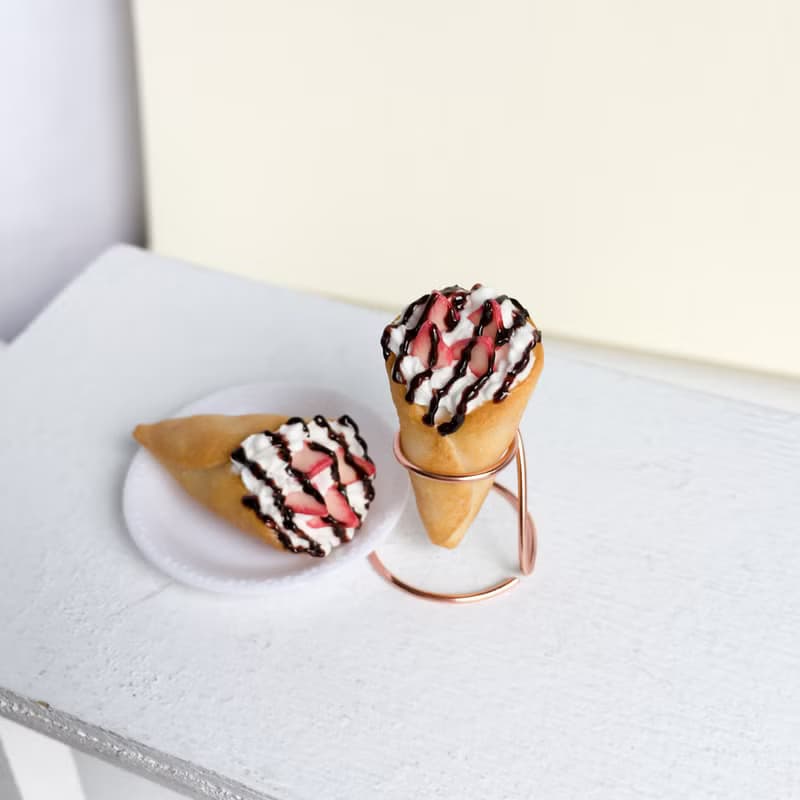 四片草莓巧克力醬可麗餅 單支 クレープcrepe