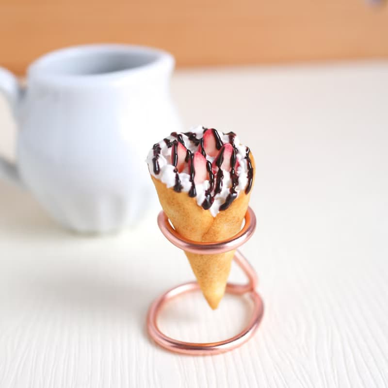 四片草莓巧克力醬可麗餅 單支 クレープcrepe