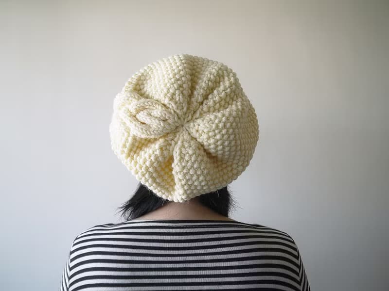 手作編織毛帽~ 美麗諾/寬鬆側邊麻花毛帽系列(米白)