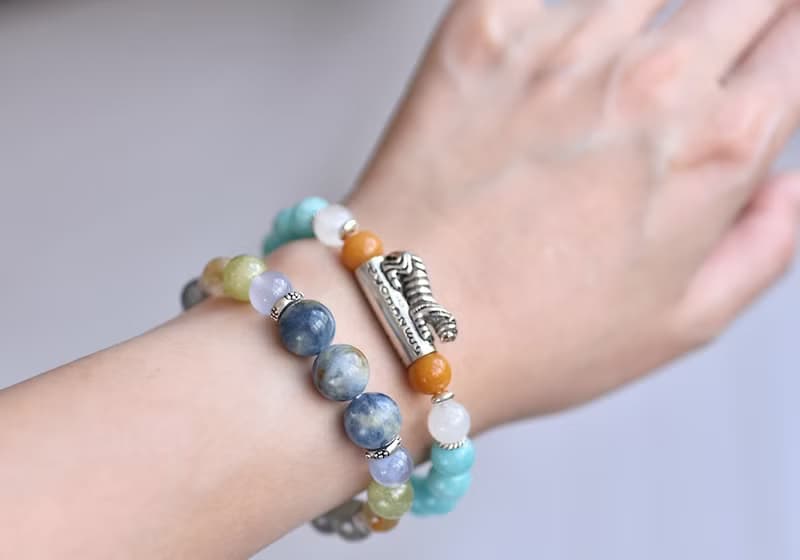 拉長石+藍晶石+綠石榴石+鈦晶+藍玉髓純銀水晶手鍊