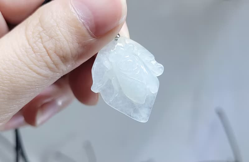 【親翠】天然翡翠 白冰乾淨純粹一鳴驚人立體蟬項鍊 畢業禮物