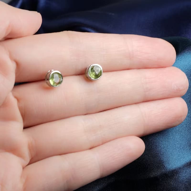 淨透橄欖石S925純銀水晶耳環│5mm 幸運幸福之石 開運招財飾品