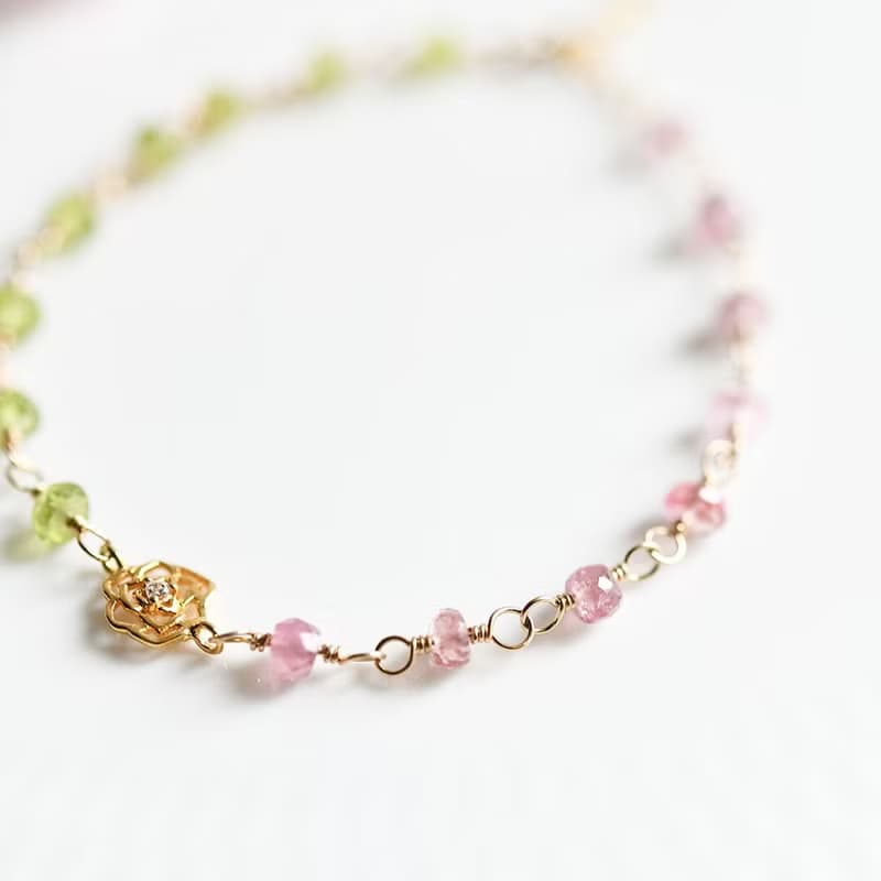 太陽の石ペリドットと愛を育む力のピンクトルマリン 桜のブレスレット